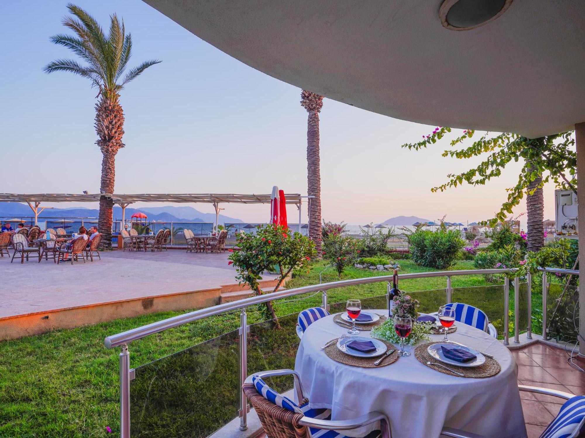 Sunset Beach Club Aqua Lettings 费特希耶 外观 照片